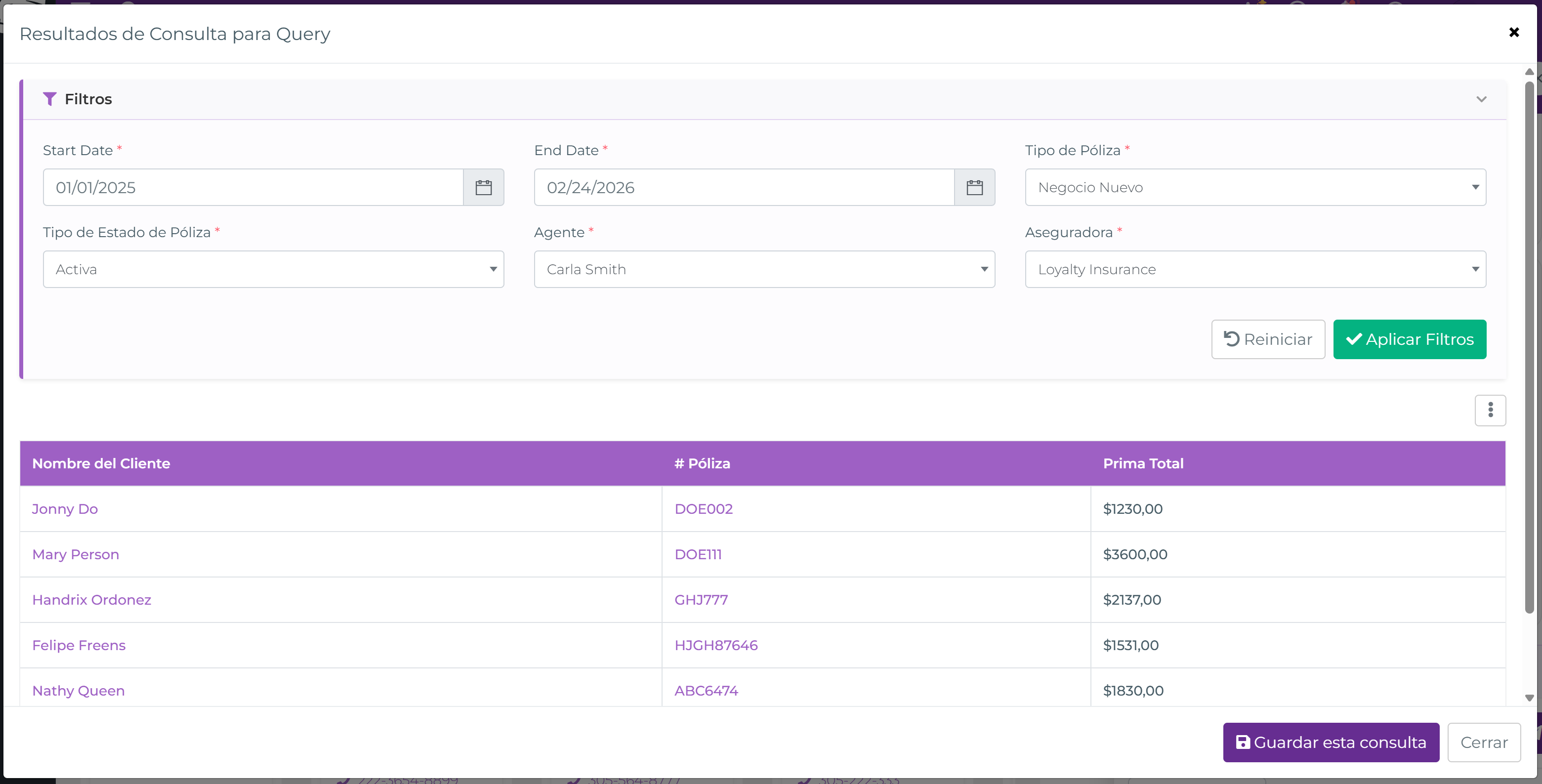 Chat de Newton mostrando una tabla maximizada con filtros dinámicos y una acción para guardar la consulta